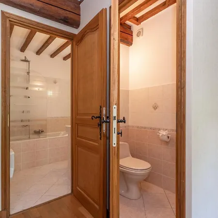 Vakantiehuis Le Petit Duc Gincla