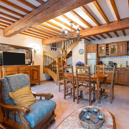 Vakantiehuis Le Petit Duc Gincla