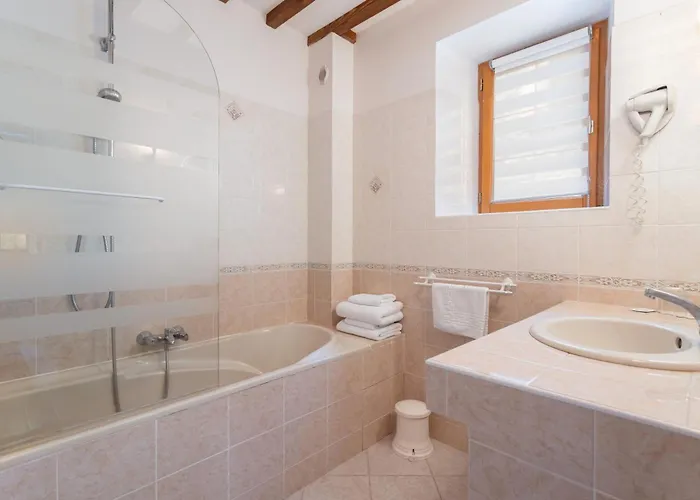 Le Petit Duc Nyaraló *