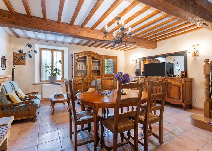 Nyaraló Le Petit Duc Gincla